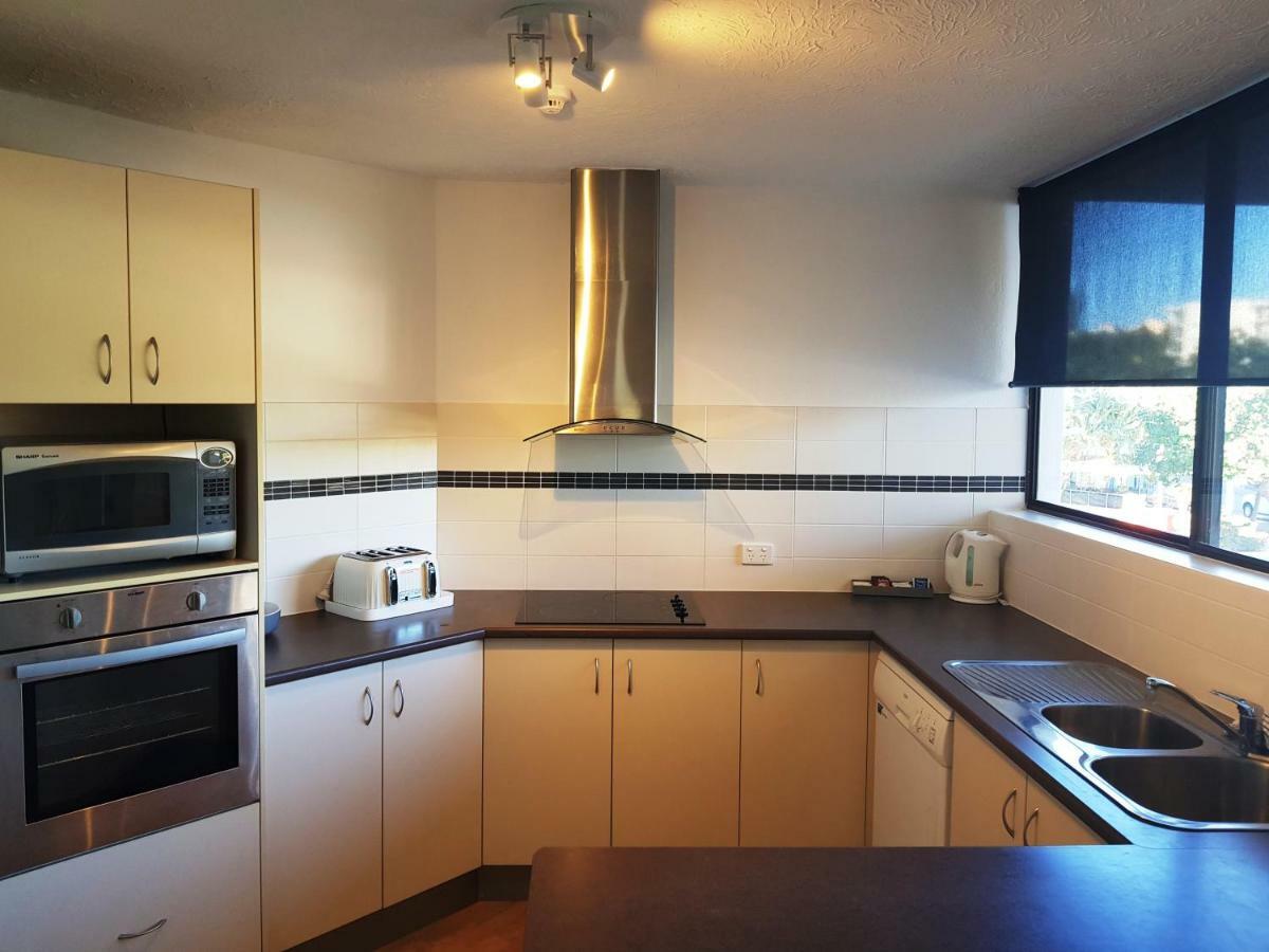 Casablanca Beachfront Apartments Bribie Island North 외부 사진