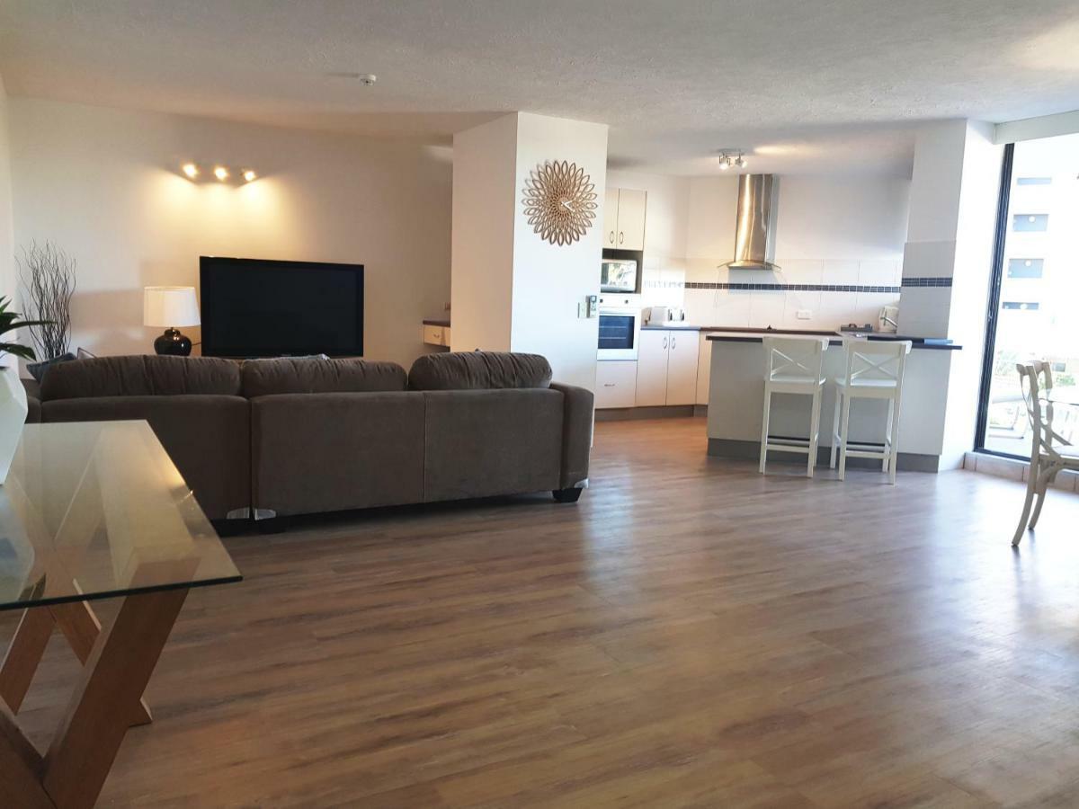 Casablanca Beachfront Apartments Bribie Island North 외부 사진